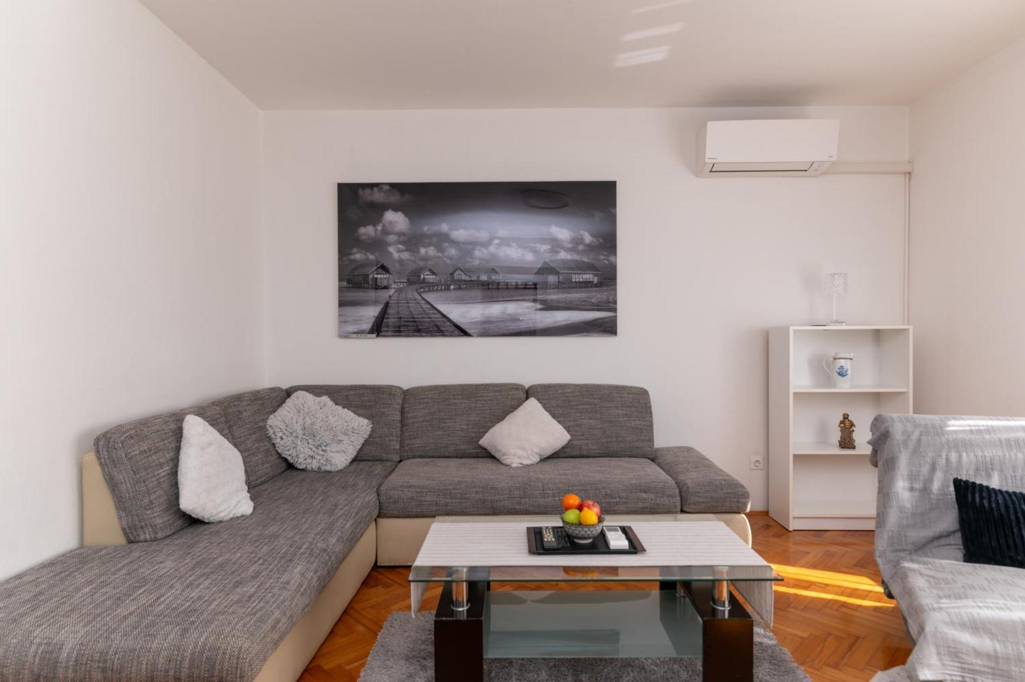 Apartman Milijana Fazana Exterior photo