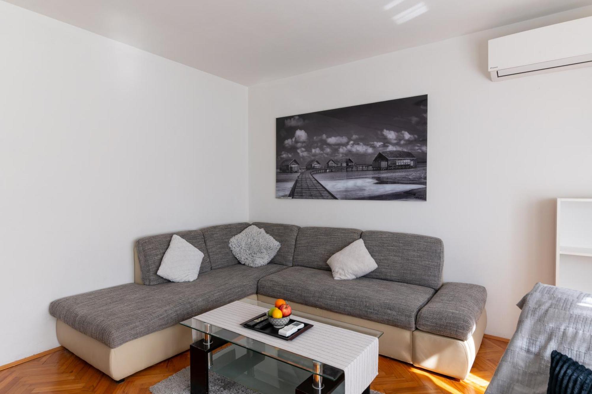 Apartman Milijana Fazana Exterior photo